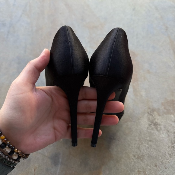 Roger Vivier Black Heels with Crystal Buckle - Picture 13 of 16